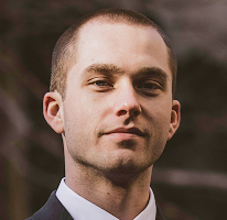 Analyste spécialisé en trading de cryptomonnaies Thomas Whitfield, expert du secteur crypto